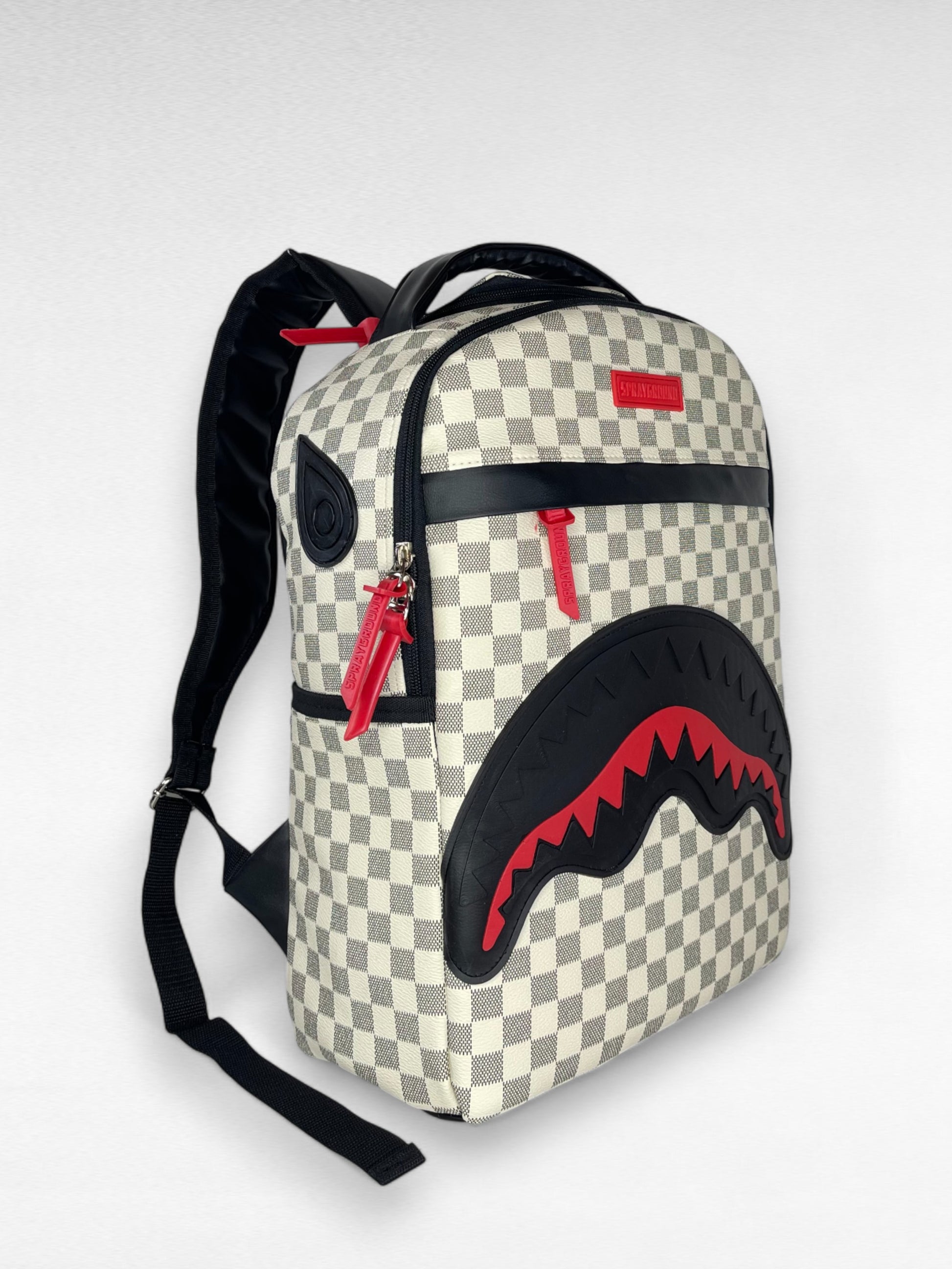 SHARK BEIGE MOUTH RED