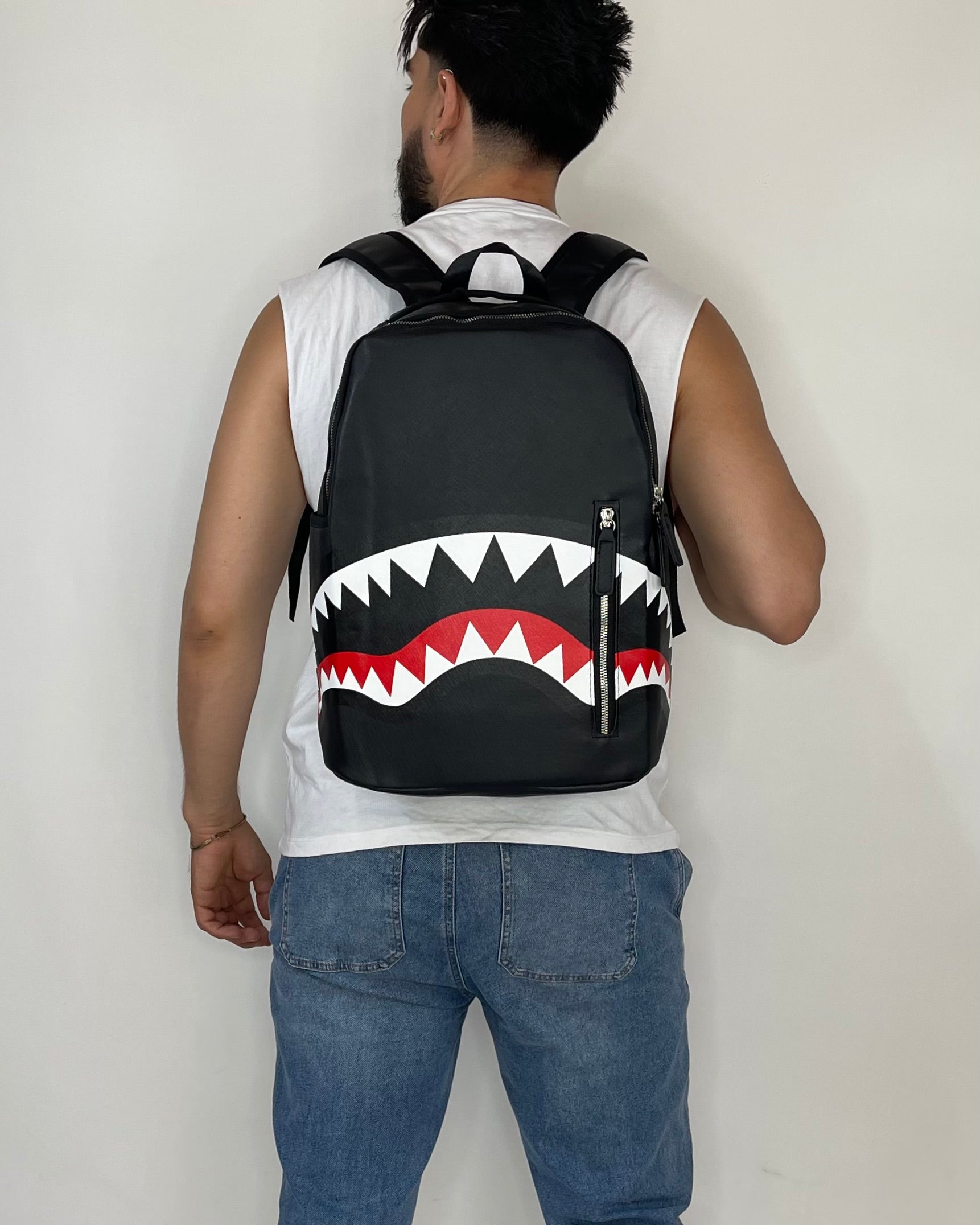 SHARK BLACK CLASSIC