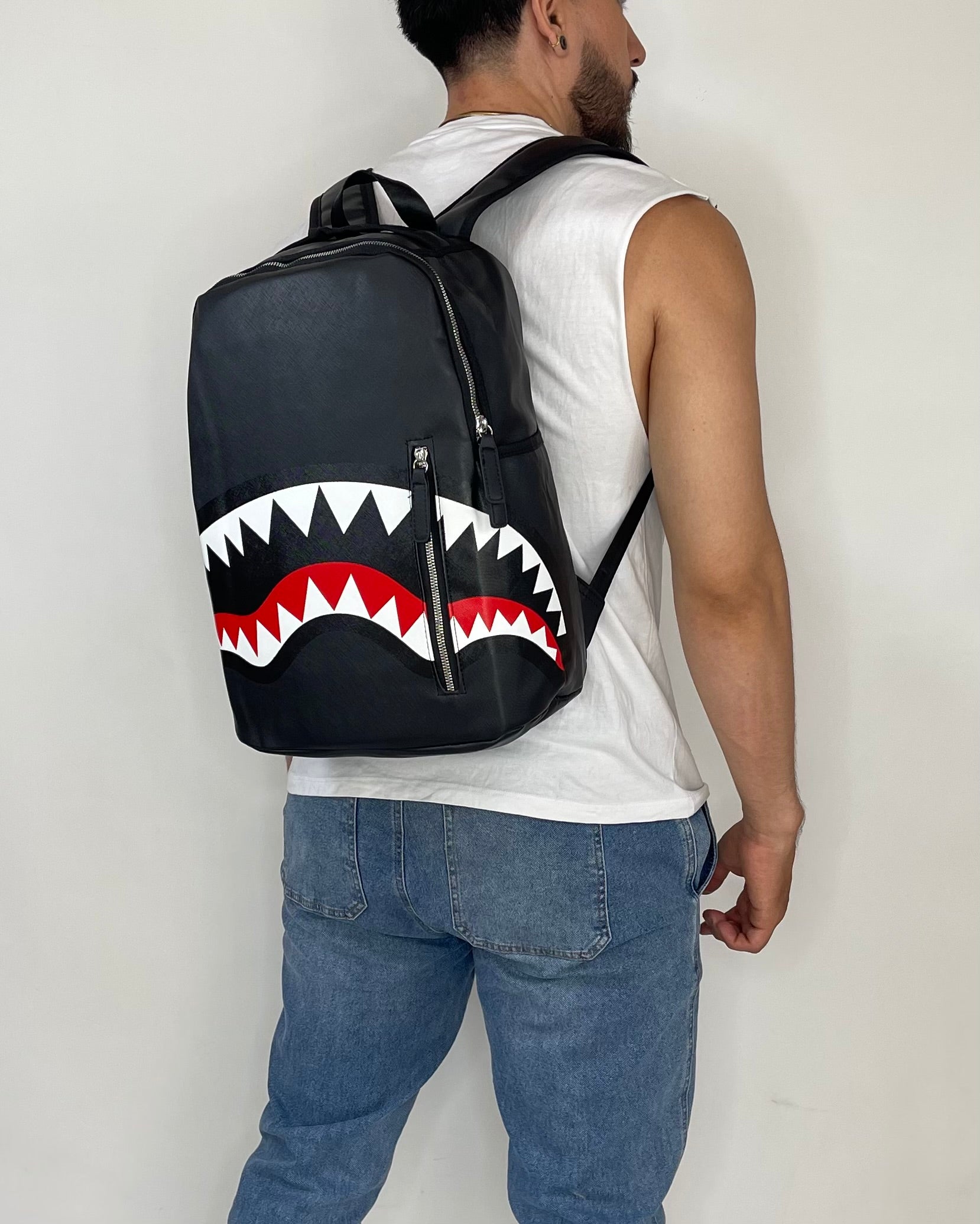 SHARK BLACK CLASSIC