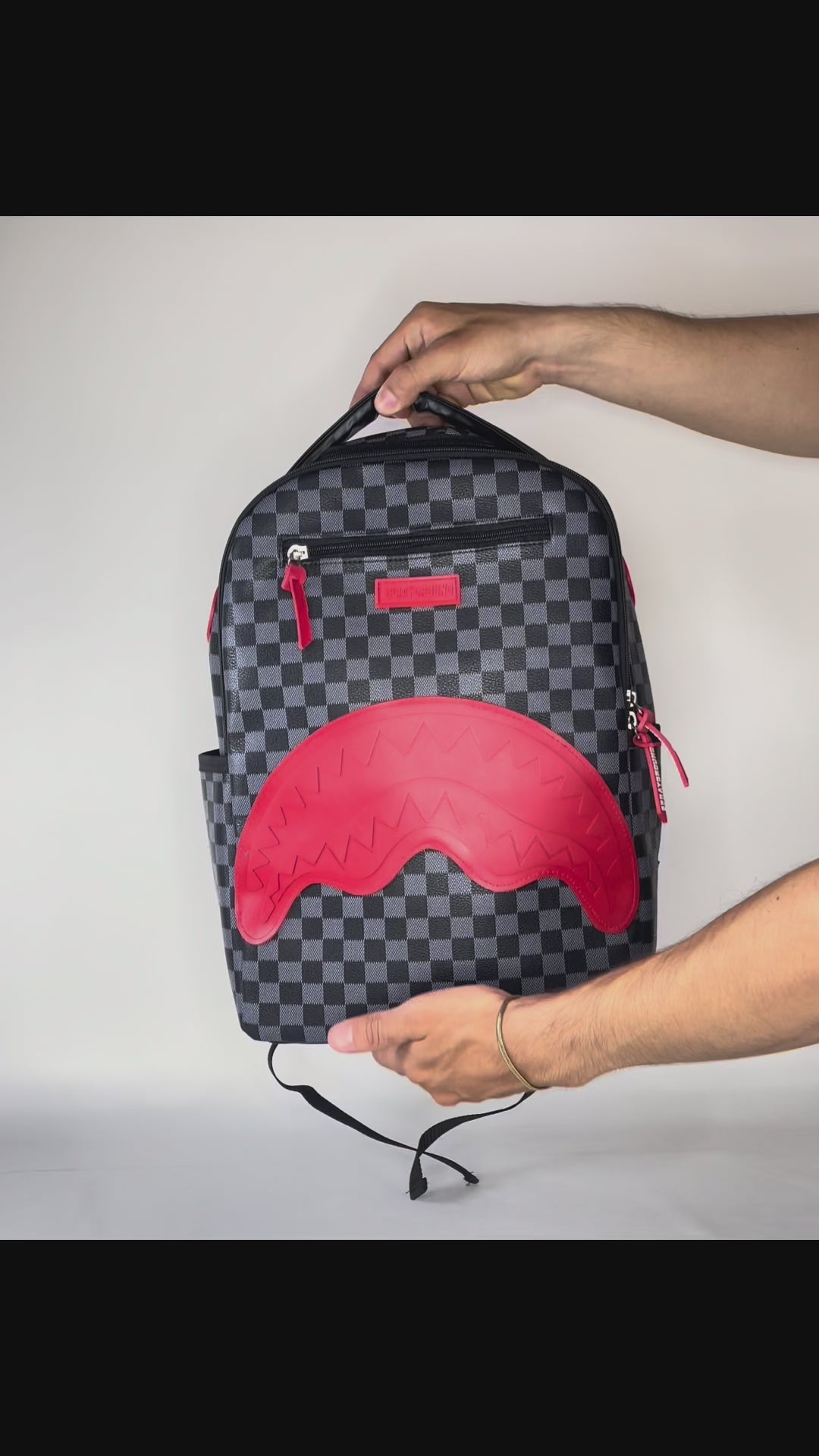 SHARK BLACK & RED GC